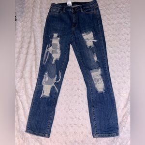 Fashion Nova- Size 7 - Ankle- Distressed- Lightwashed